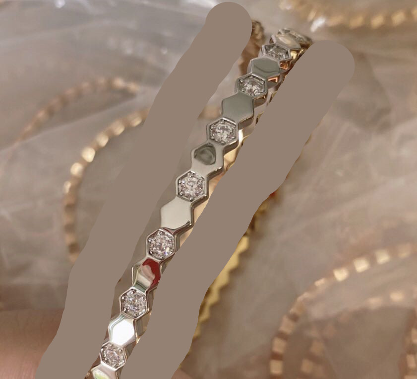 f6cdc6ed 00ca 48c8 94be 5da9a51b0fa7 S925 Sterling Silver Honeycomb Bracelet V Gold Plated Microphone