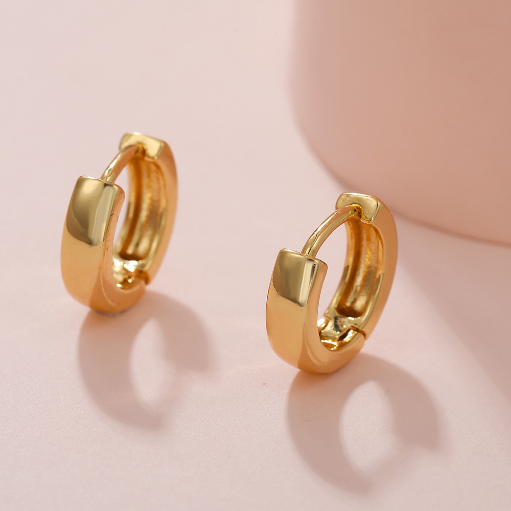 Gold-plated Simple Earrings Copper Ornaments Ear Clip 3 f909abe2 be6d 4c49 b6dd 24e2180ca56e Gold-plated Simple Earrings Copper Ornaments Ear Clip