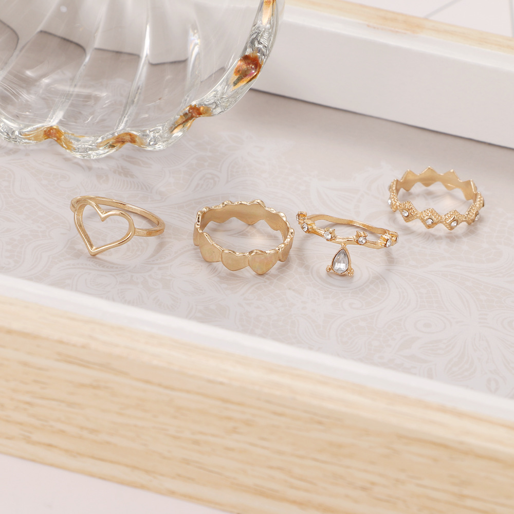 ff30fd6a 900a 4465 9233 9b43c840859d Love Heart-shaped Diamond Geometric Golden Ring Set