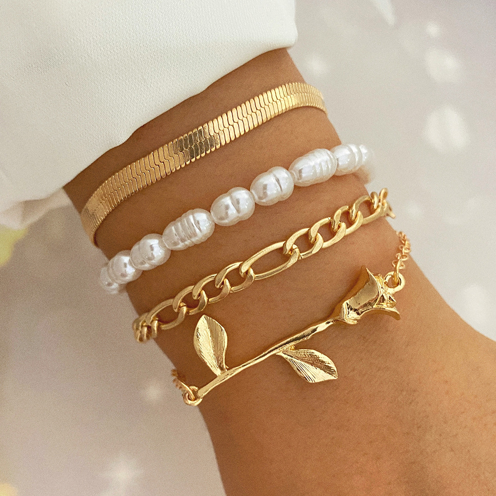 Fashion Pearl Metal Gold Bracelet 6 ff775885 b747 474b 9307 7428f1712639 Fashion Pearl Metal Gold Bracelet