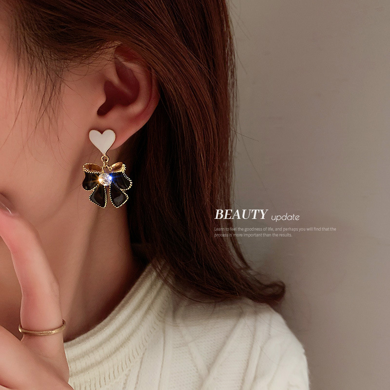 925 Silver Needle Diamond Bow Earrings 5 ff9ef881 78a9 4b03 8d7c c7ab834d3558 925 Silver Needle Diamond Bow Earrings